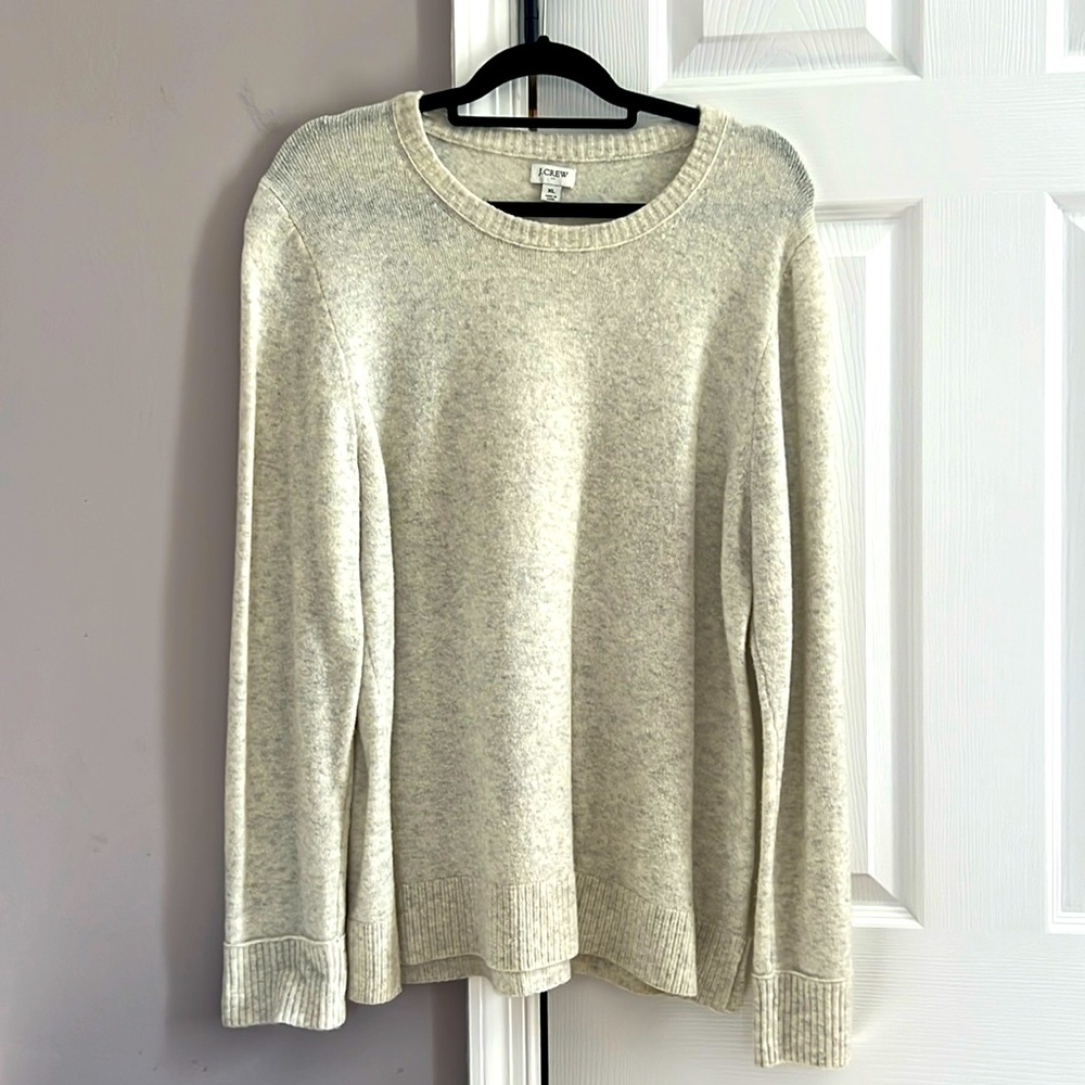 J.Crew women’s soft yarn sweater in light grey